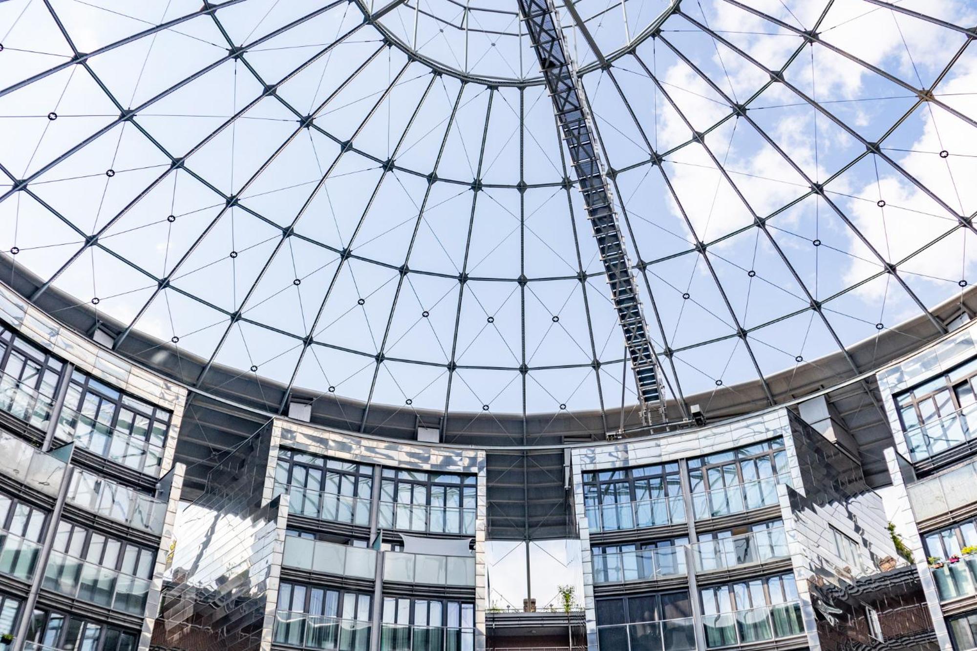 Gasometer Apartment - Designer Building With Amazing View Vienna Exterior photo